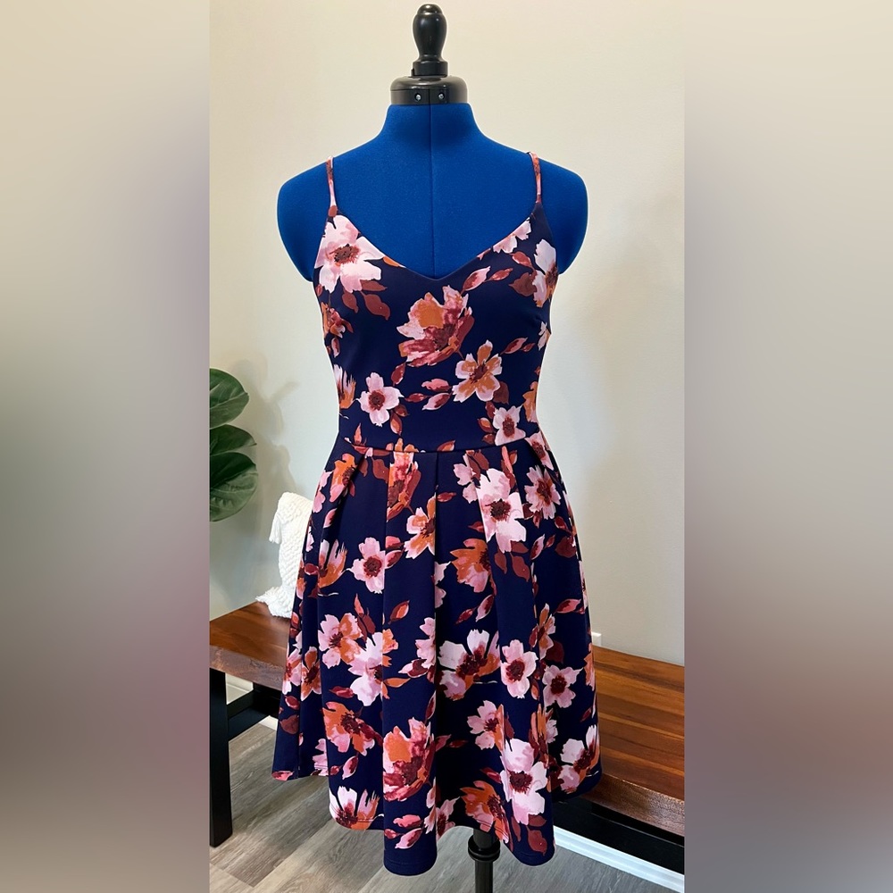 Cute dress!